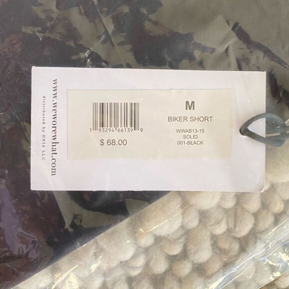 WeWoreWhat Lace Up Biker Short Solid Black Size Medium NWT - Picture 9 of 10